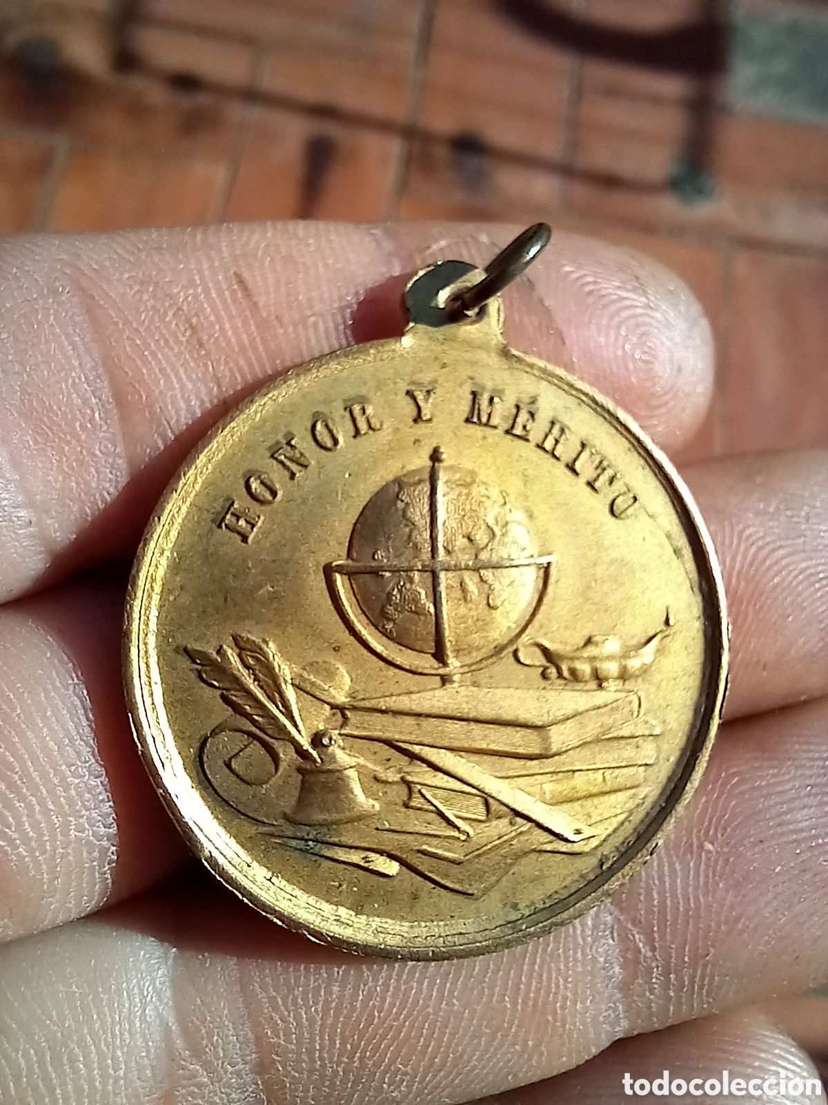 medalla premio a la aplicacion - Compra venta en todocoleccion