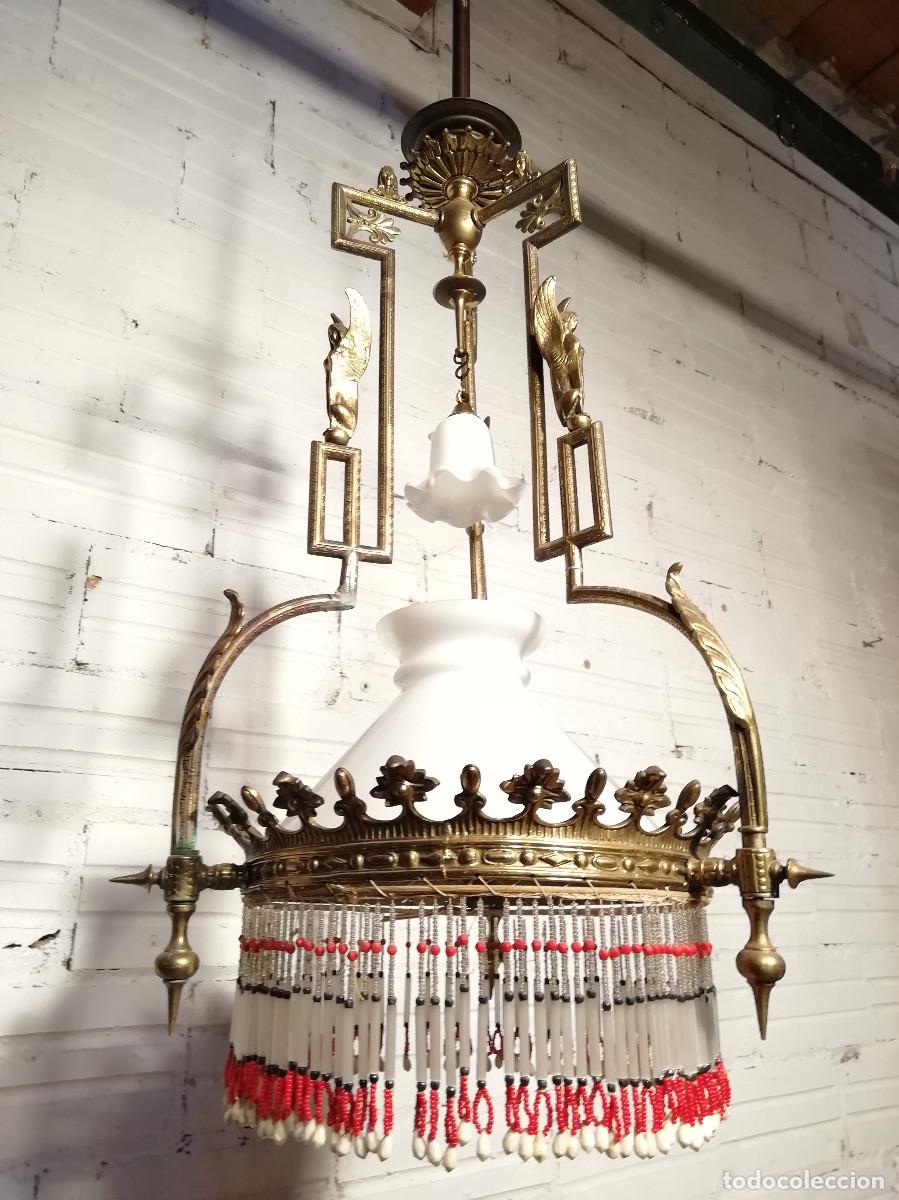 Antig&uuml;edades: L&aacute;mpara antigua de bronce con flecos - Foto 4