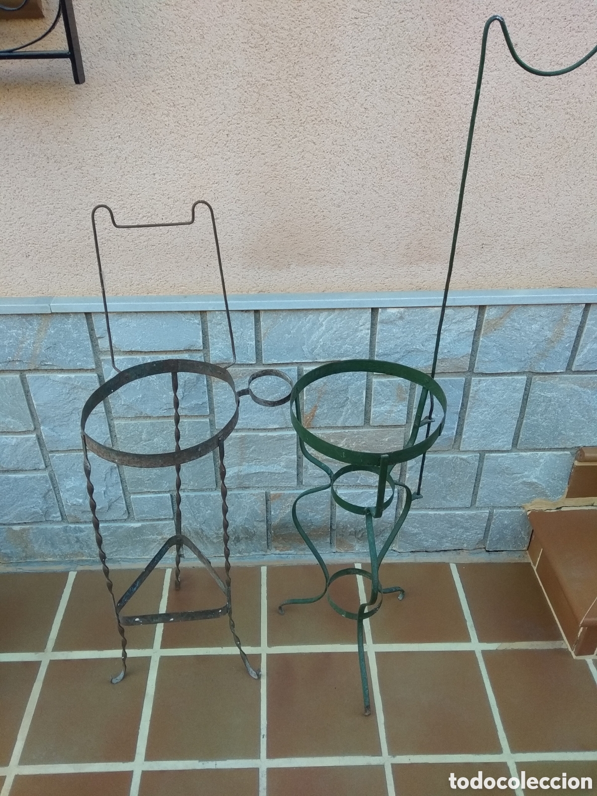 Antig&uuml;edades: Dos zaferos de hierro. - Foto 1