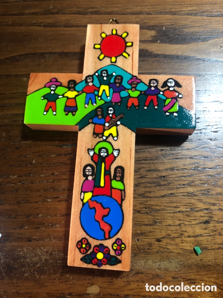 Antig&uuml;edades: Cruz de madera pintada para colgar - Foto 2