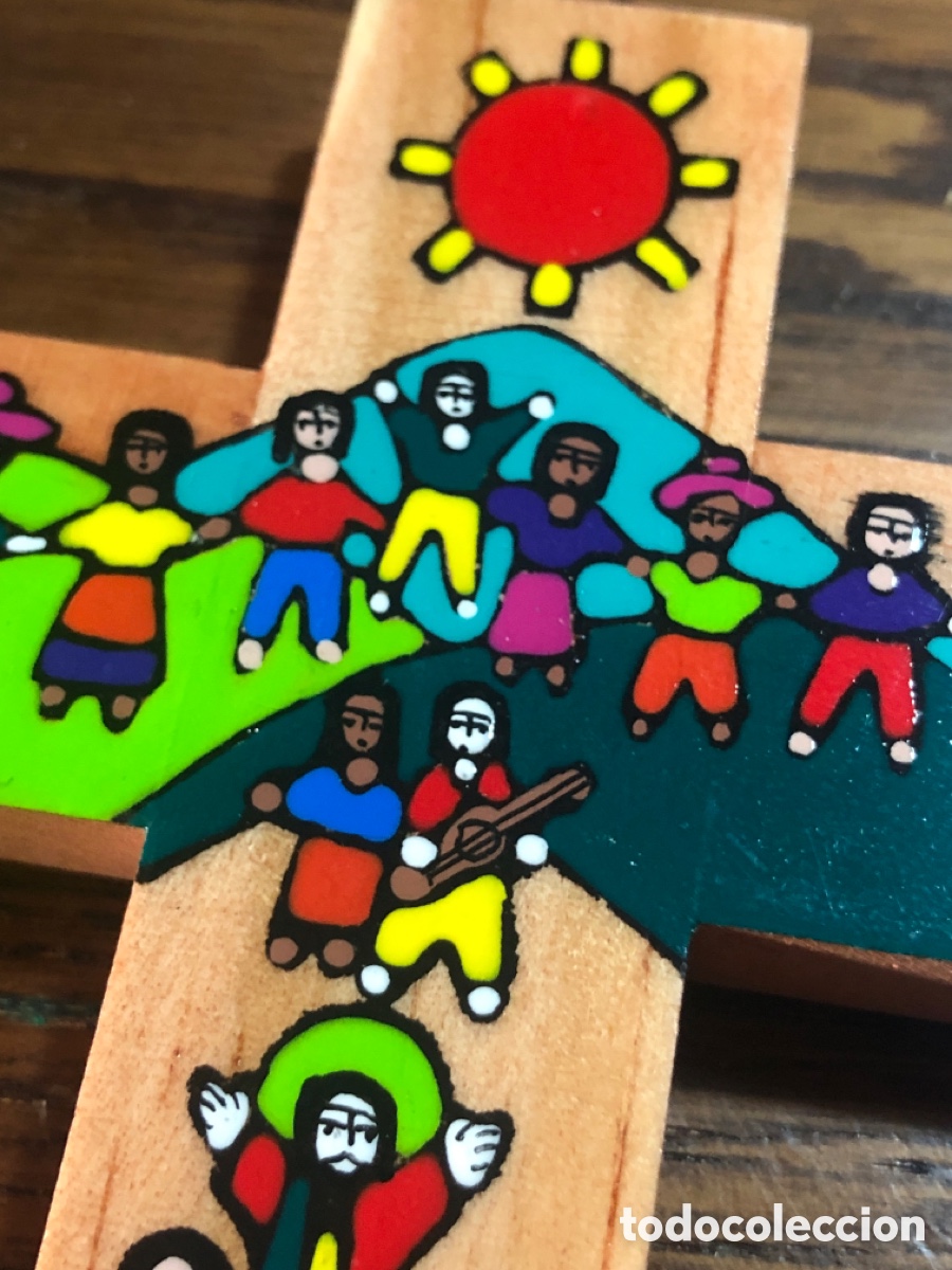Antig&uuml;edades: Cruz de madera pintada para colgar - Foto 3