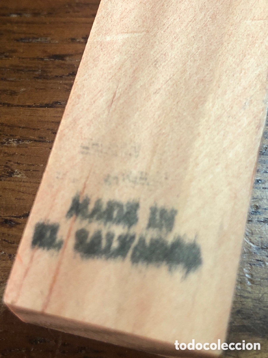 Antig&uuml;edades: Cruz de madera pintada para colgar - Foto 6