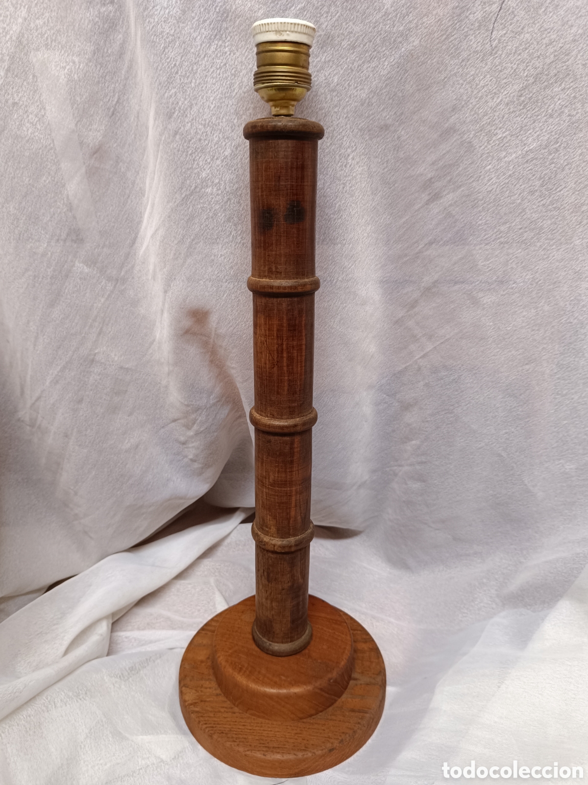 Antig&uuml;edades: Pie de lampara antiguo de madera tallada - Foto 6