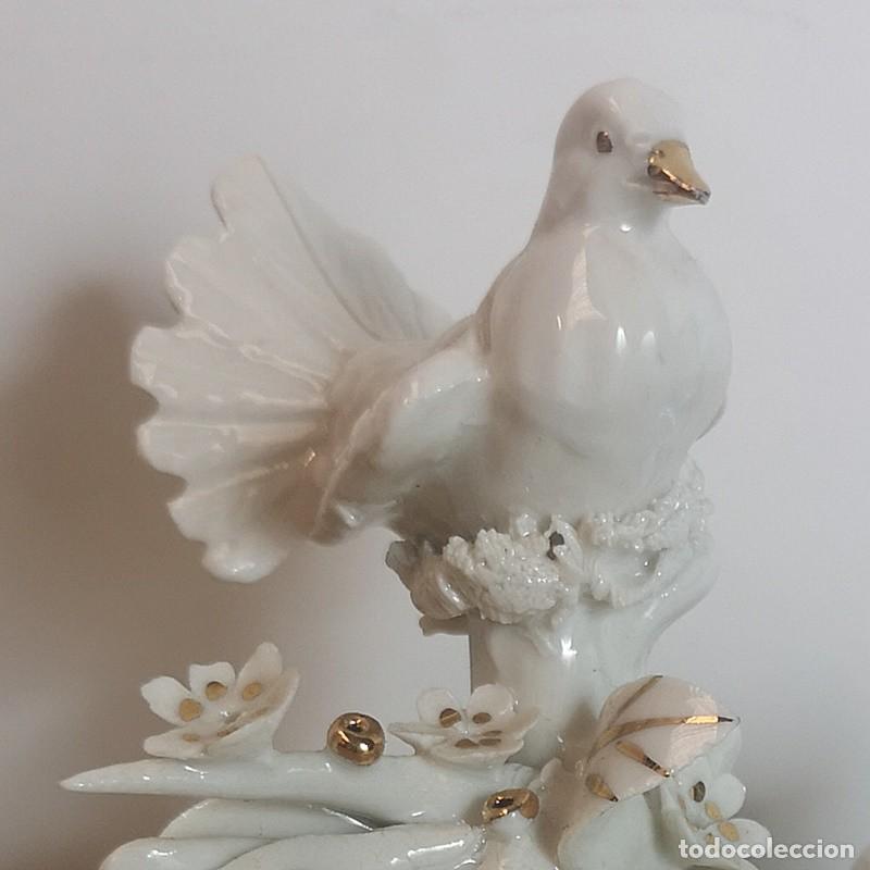 Antig&uuml;edades: Figura Palomas Capodimonte - Foto 2