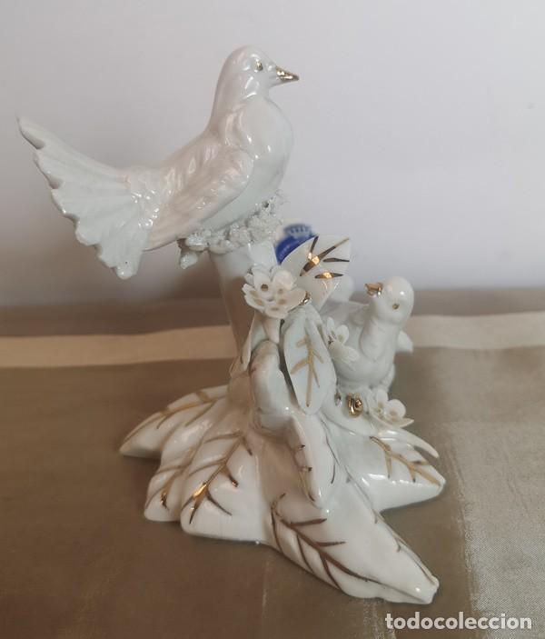 Antig&uuml;edades: Figura Palomas Capodimonte - Foto 5