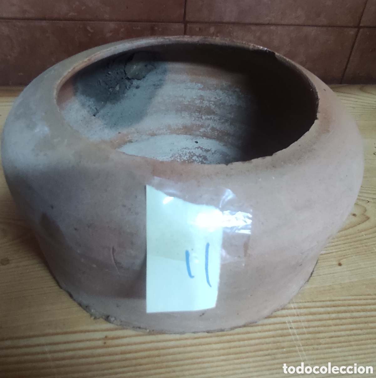Antig&uuml;edades: COMEDERO DE BARRO DE AVES - Foto 1