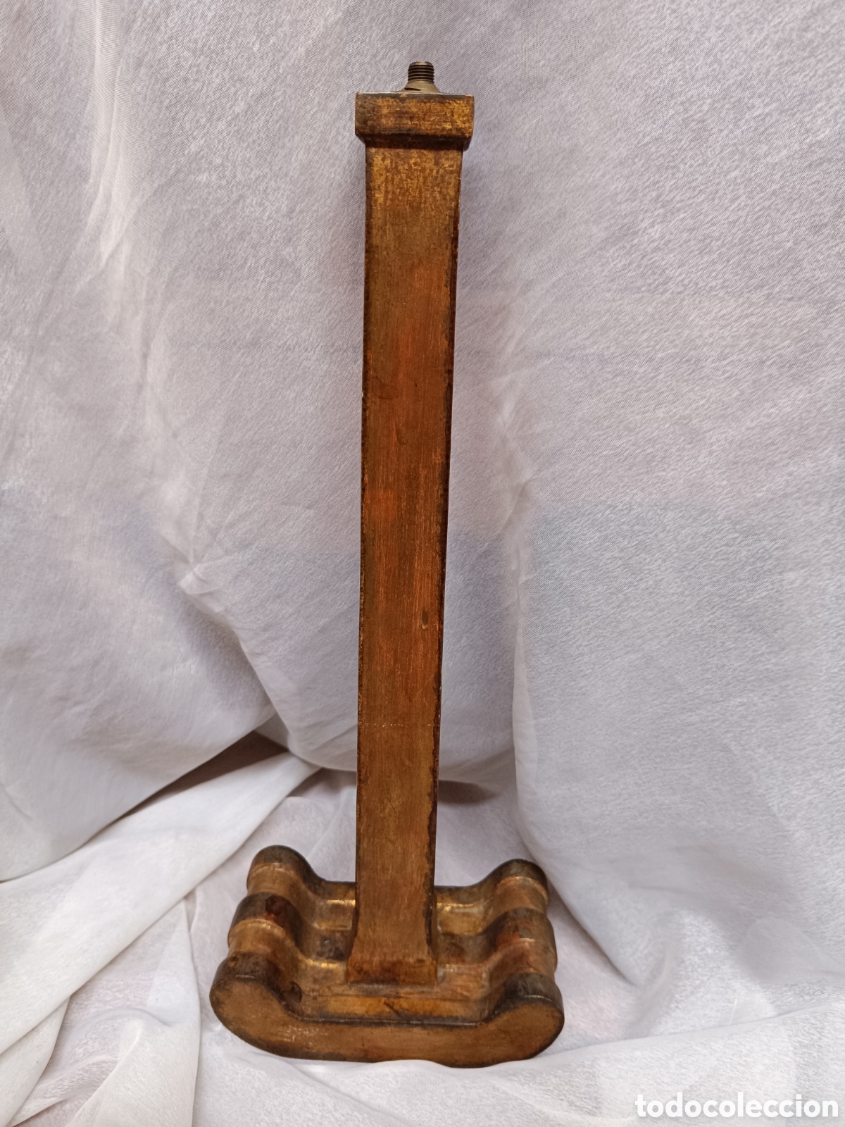 Antig&uuml;edades: Antiguo pie de lampara de madera dorado - Foto 4