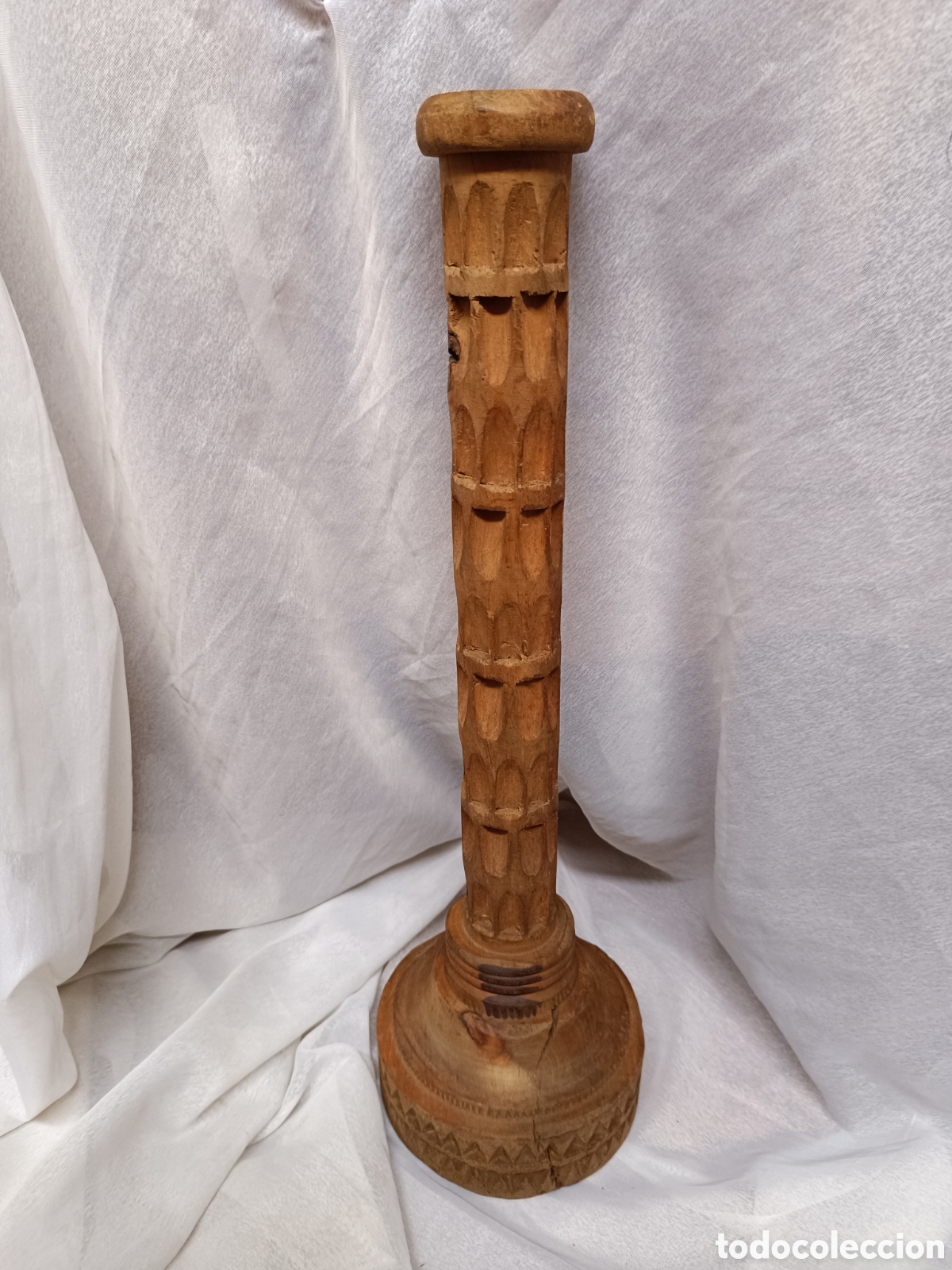 Antig&uuml;edades: Antiguo pie de lampara de madera tallada - Foto 3