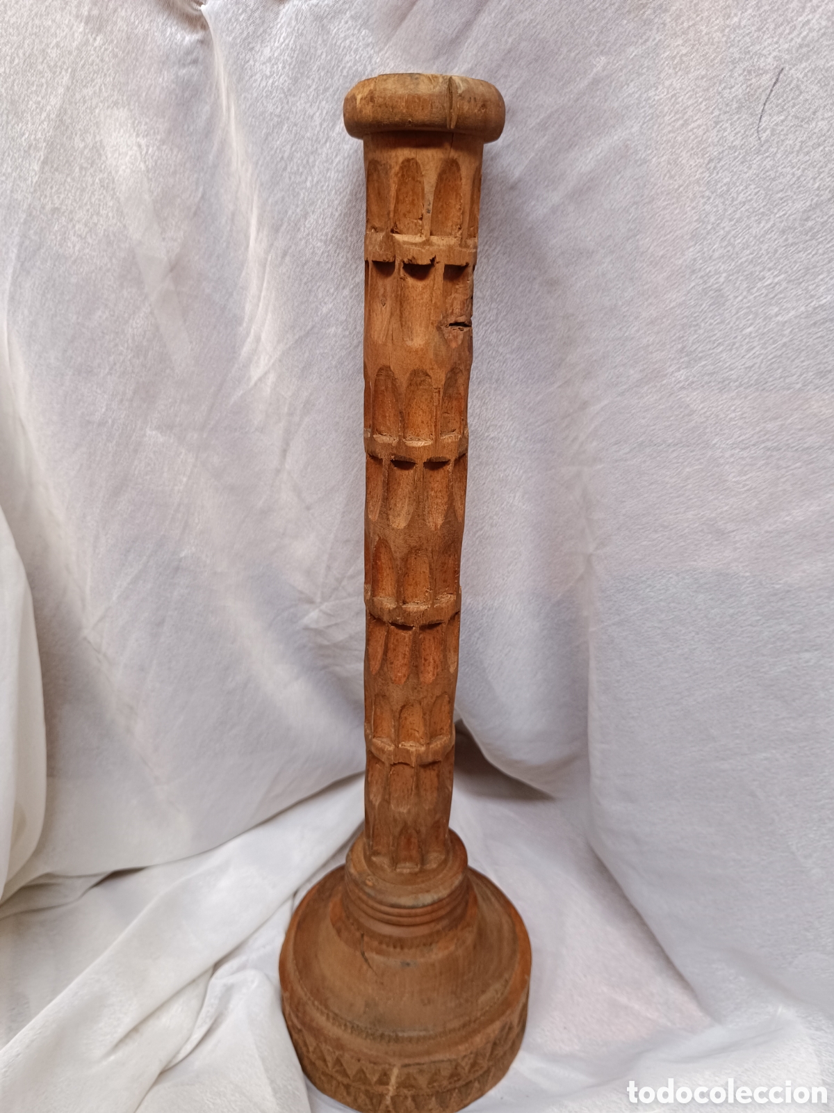 Antig&uuml;edades: Antiguo pie de lampara de madera tallada - Foto 4