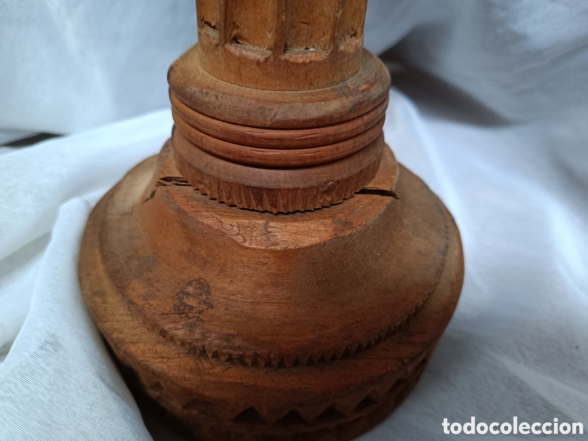 Antig&uuml;edades: Antiguo pie de lampara de madera tallada - Foto 6