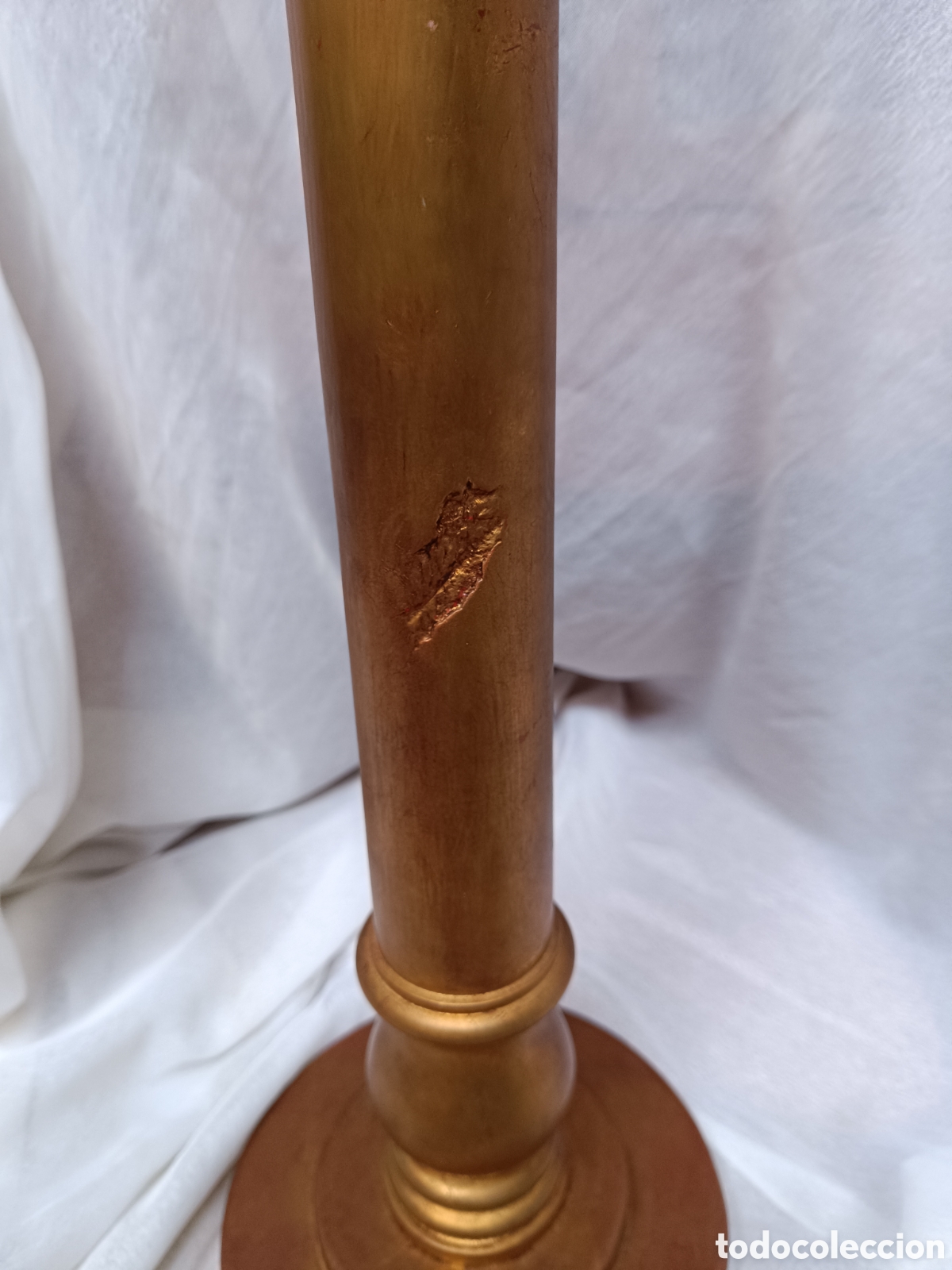 Antig&uuml;edades: Pie de lampara de madera dorado - Foto 2