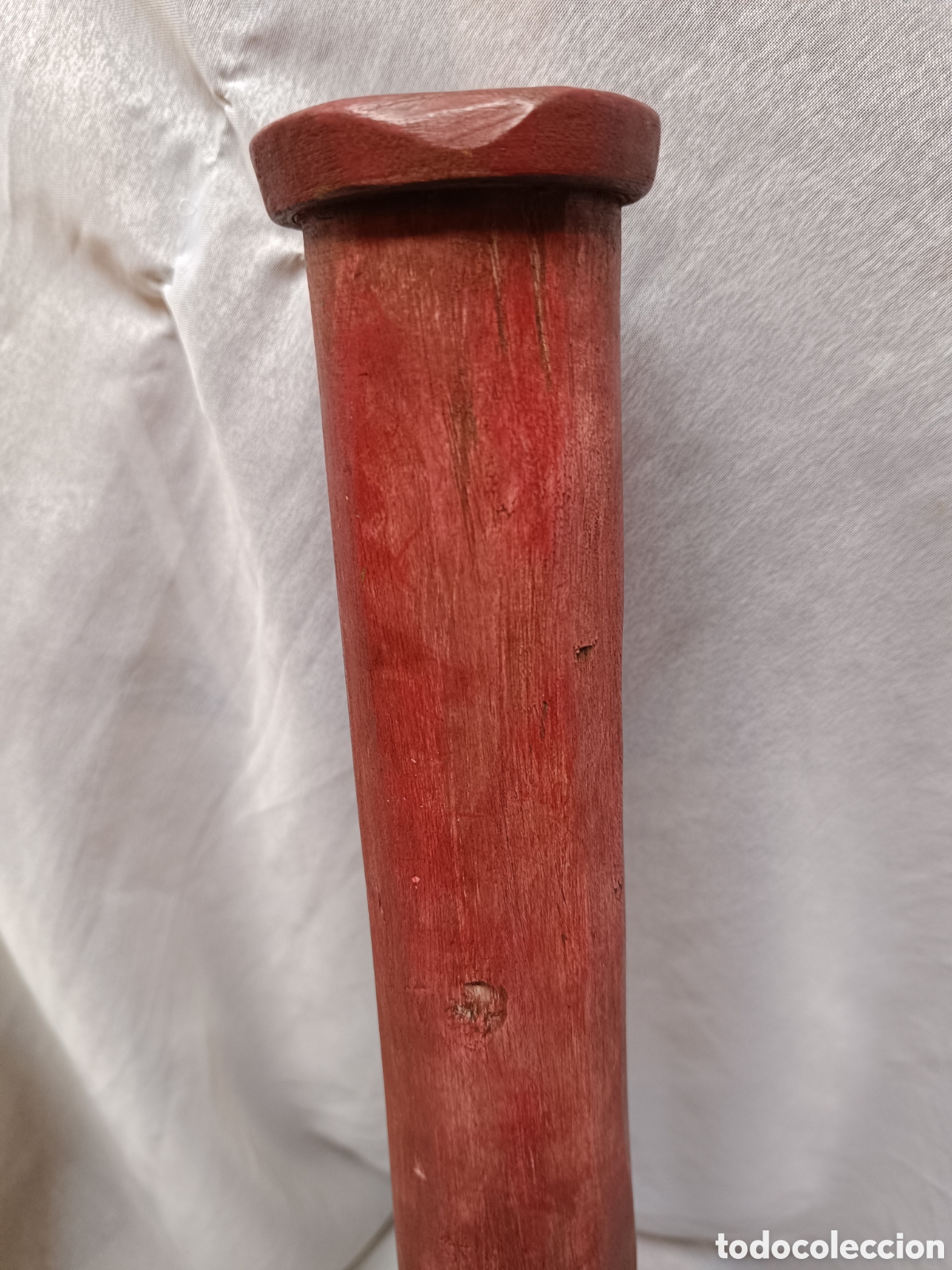 Antig&uuml;edades: Antiguo pie de lampara de madera tallada granate - Foto 3