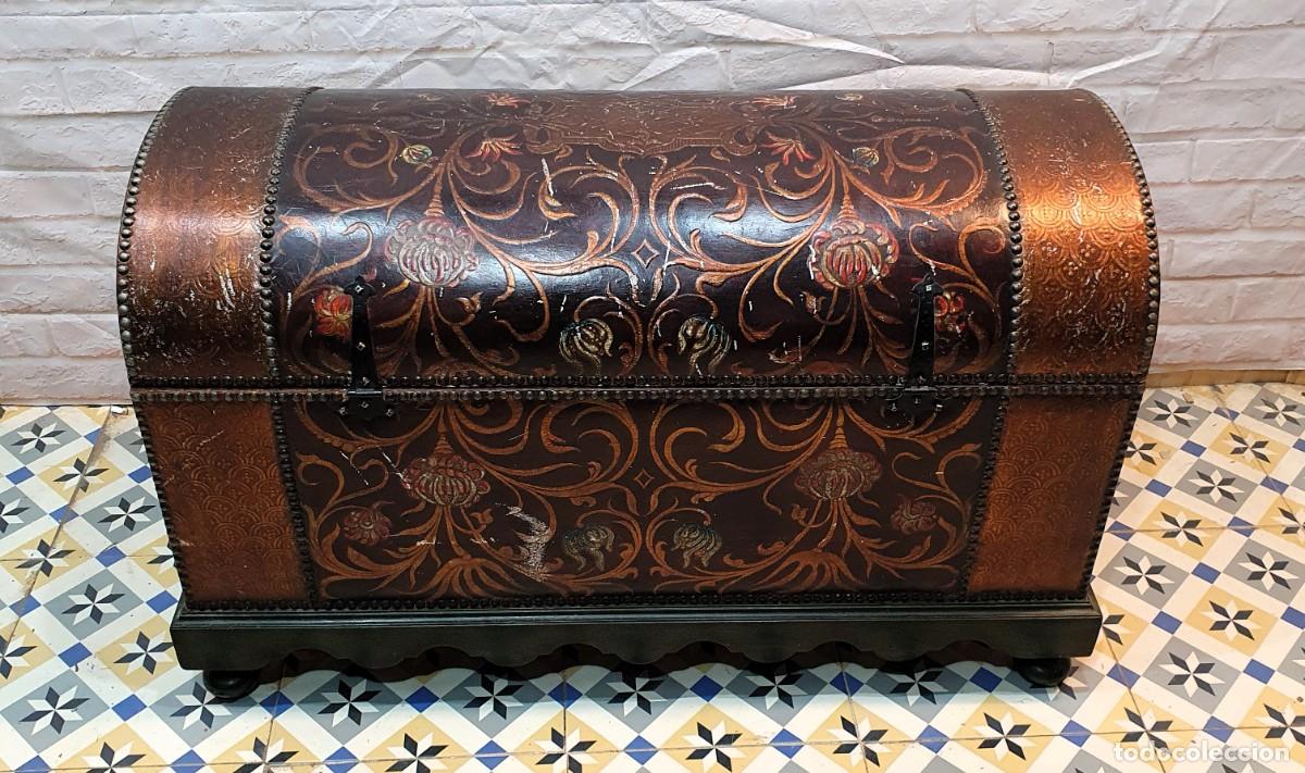 Antig&uuml;edades: Ba&uacute;l arc&oacute;n en cuero y madera - Foto 7