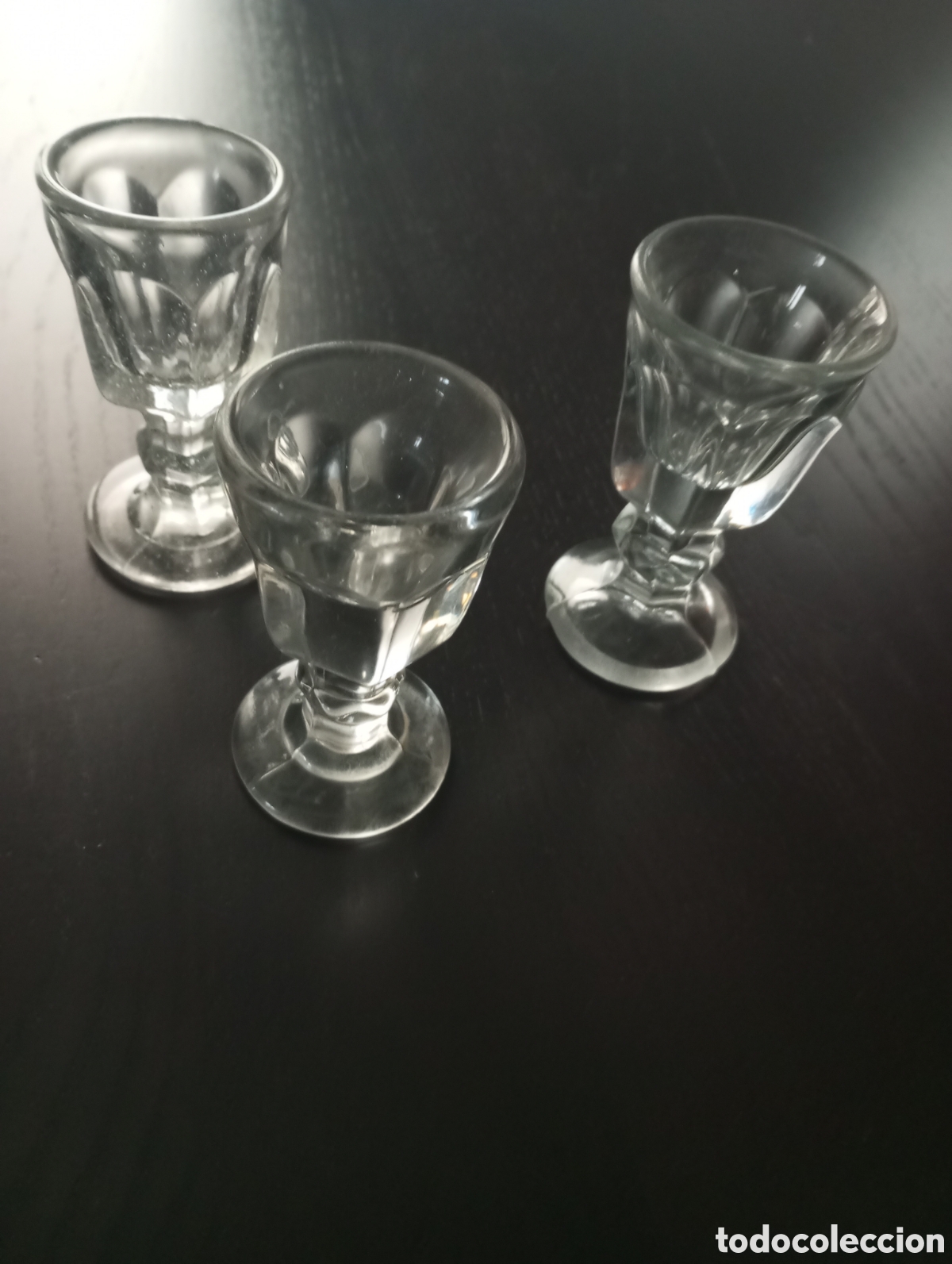 Antig&uuml;edades: Conjunto de 3 vasos siglo XIX - Foto 2
