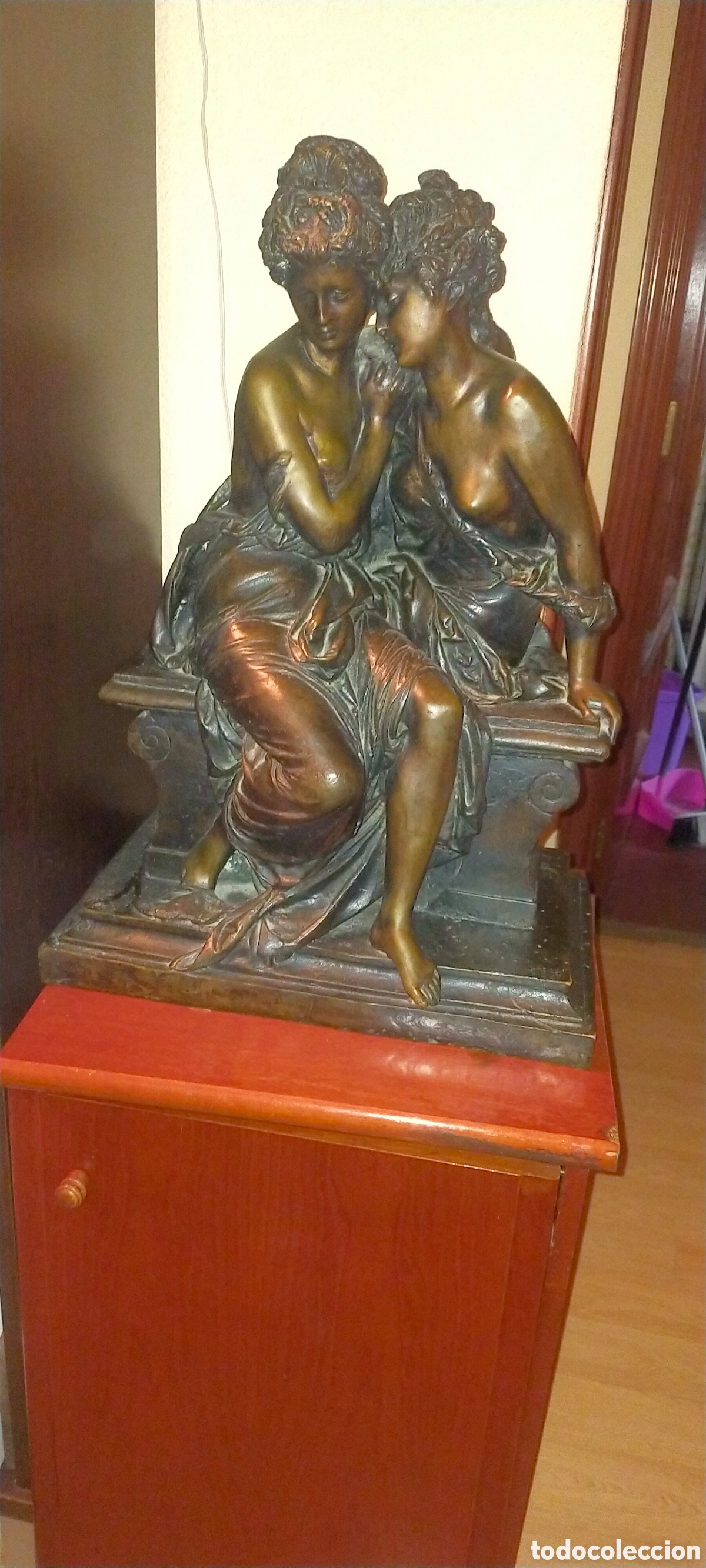 Antig&uuml;edades: Escultura de bronce Damas - Foto 1