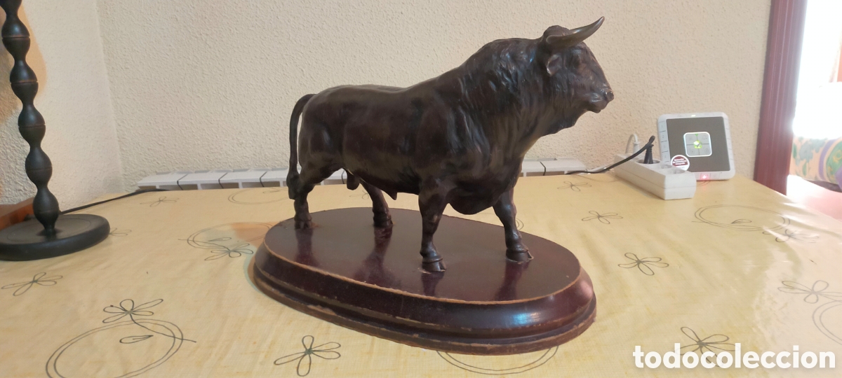 Antig&uuml;edades: Escultura de bronce Toro - Foto 3