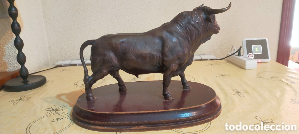 Antig&uuml;edades: Escultura de bronce Toro - Foto 4
