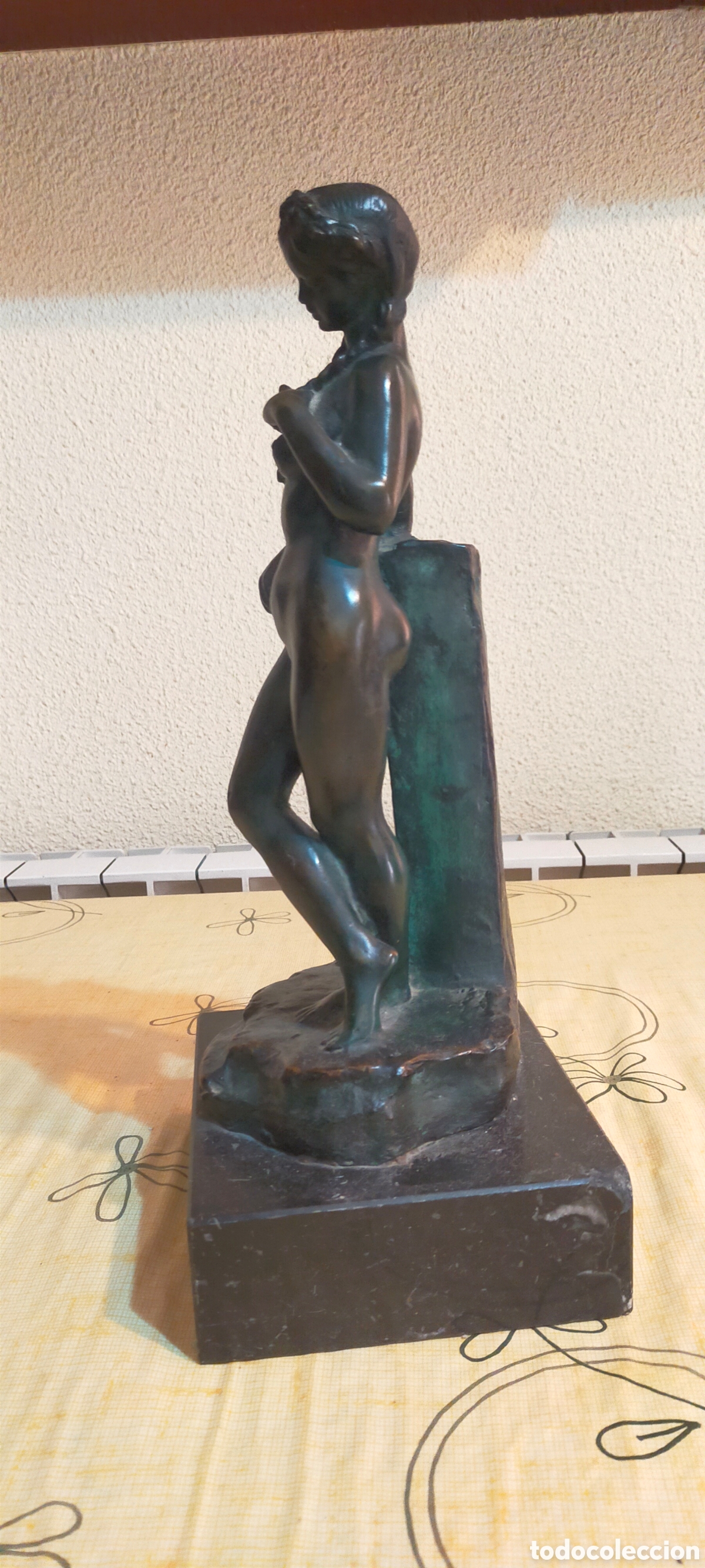 Antig&uuml;edades: Joven desnuda. Escultura de bronce. - Foto 3