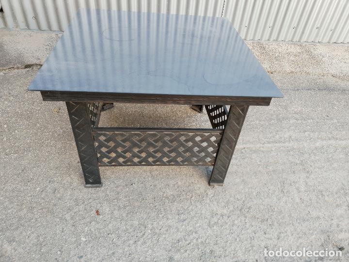 Antig&uuml;edades: mesa baja metalica - Foto 1