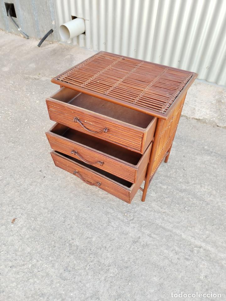 Antig&uuml;edades: mesilla de forja y bamb&uacute; - Foto 3