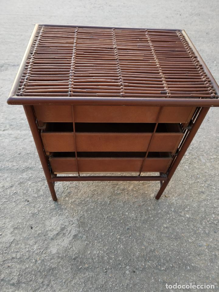 Antig&uuml;edades: mesilla de forja y bamb&uacute; - Foto 4
