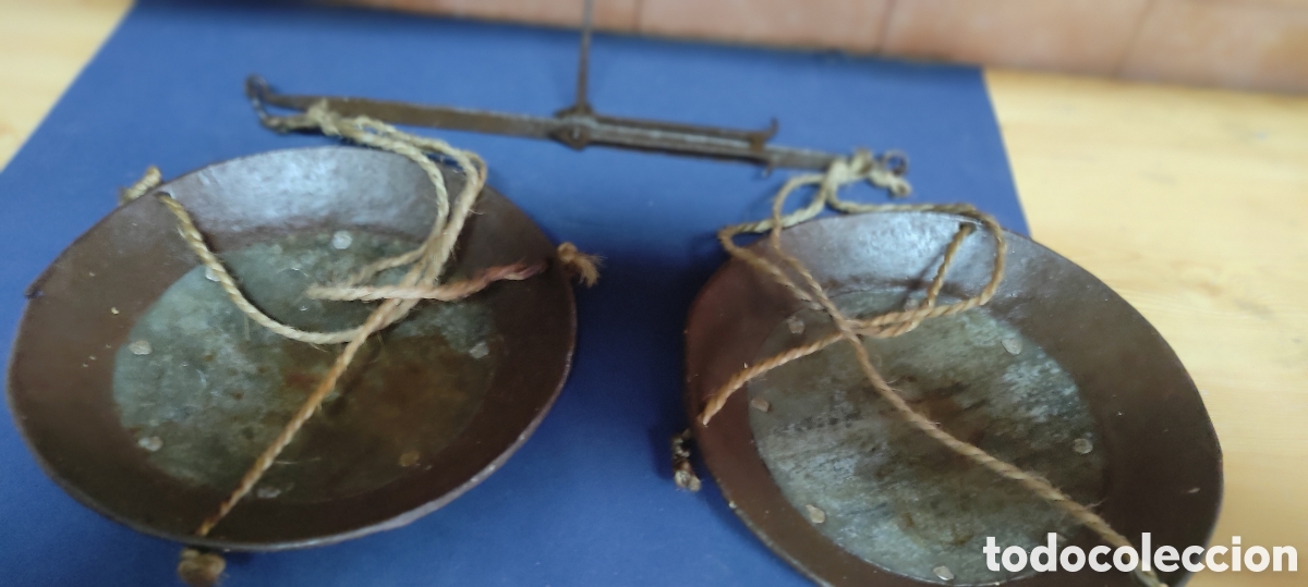 Antig&uuml;edades: ANTIGUA BALANZA DE MANO - Foto 2