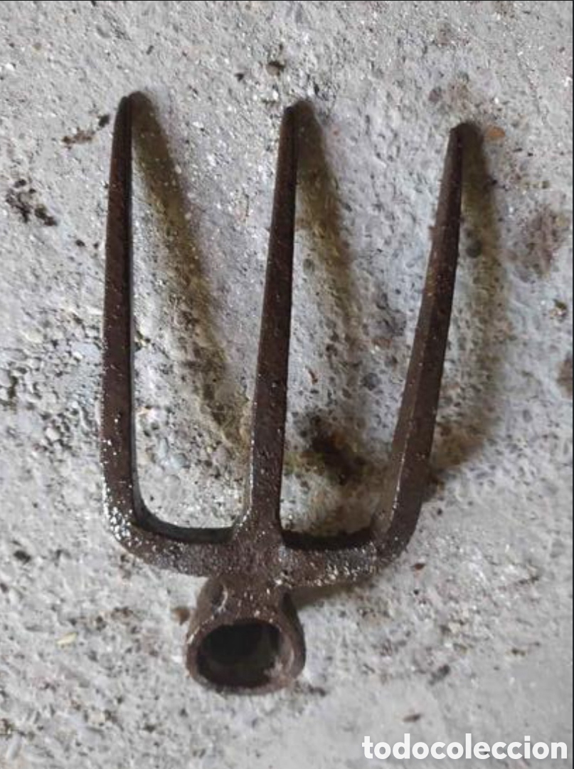 Antig&uuml;edades: Horca de cavar horquilla pieza centenaria - Foto 2