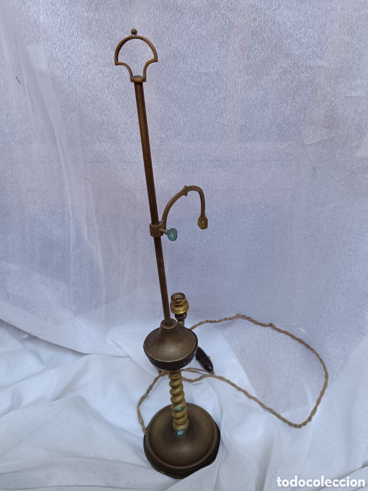 Antig&uuml;edades: Antiguo pie de lampara de bronce - Foto 4