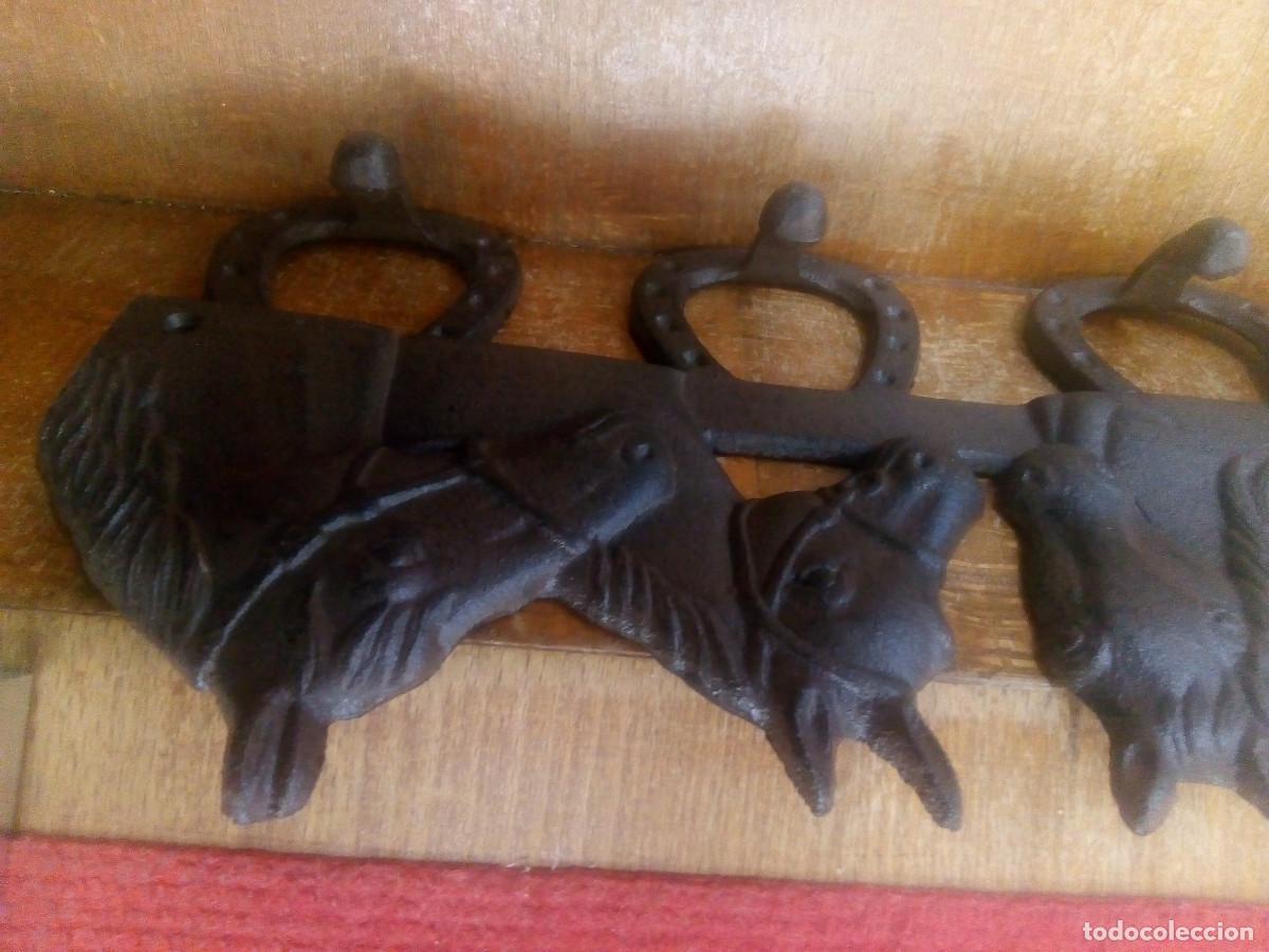 Antig&uuml;edades: PERCHA FORJA CABALLOS - Foto 4
