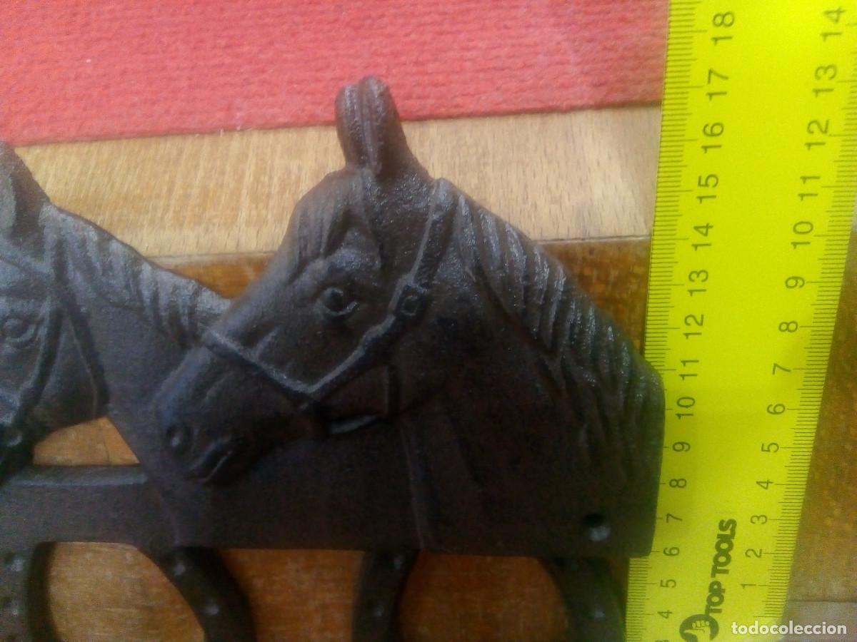 Antig&uuml;edades: PERCHA FORJA CABALLOS - Foto 6