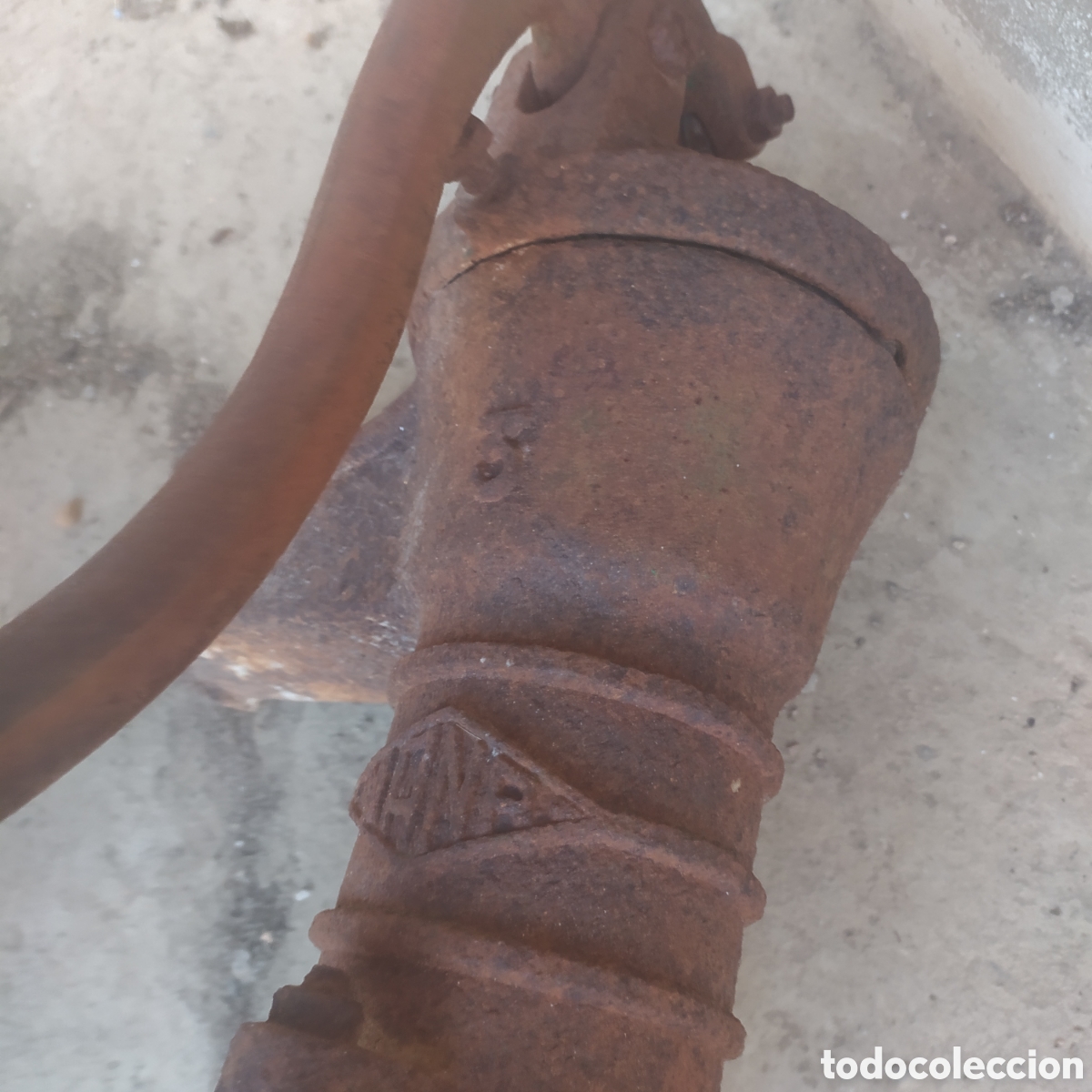 Antig&uuml;edades: ANTIGUA bomba de agua - Foto 3
