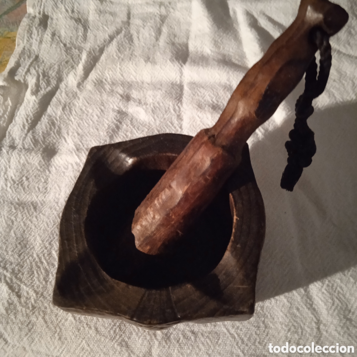 Antig&uuml;edades: Mortero de madera echo a navaja - Foto 1
