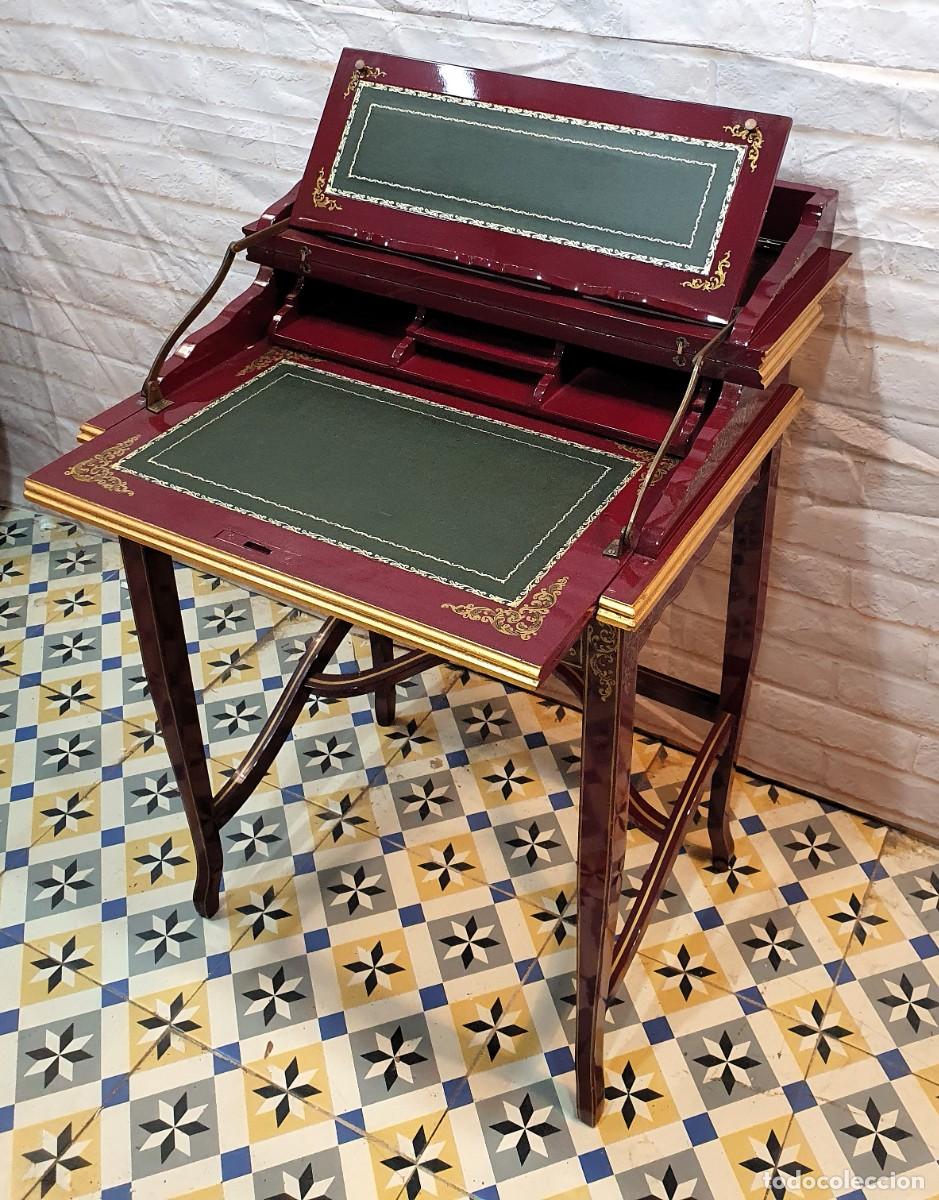 Antig&uuml;edades: Escritorio con atril decorado a mano - Foto 1