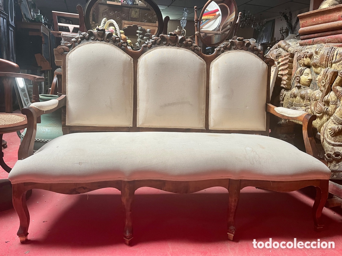 Antig&uuml;edades: Sillon espa&ntilde;ol en madera tapizado en retor. - Foto 2