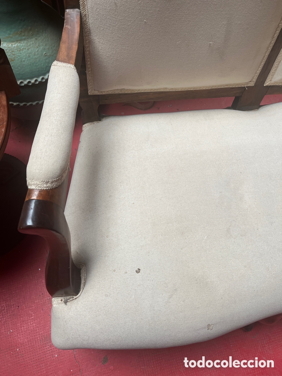 Antig&uuml;edades: Sillon espa&ntilde;ol en madera tapizado en retor. - Foto 6