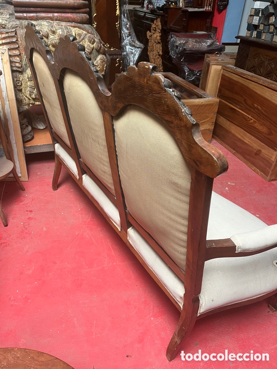 Antig&uuml;edades: Sillon espa&ntilde;ol en madera tapizado en retor. - Foto 11