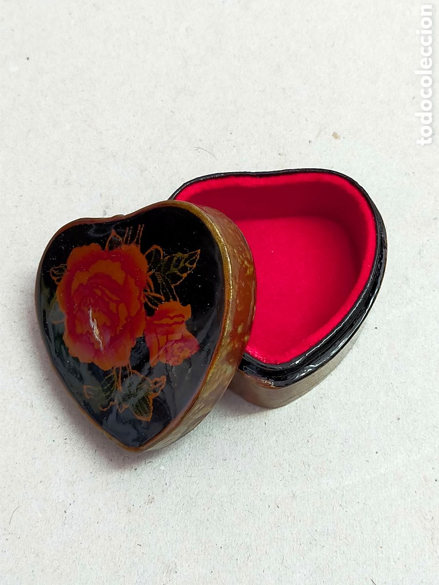 Antig&uuml;edades: CAJA DE PAPEL MACH&Eacute; CON FORMA DE CORAZON. - Foto 5
