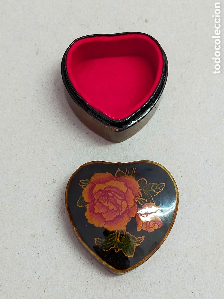 Antig&uuml;edades: CAJA DE PAPEL MACH&Eacute; CON FORMA DE CORAZON. - Foto 6
