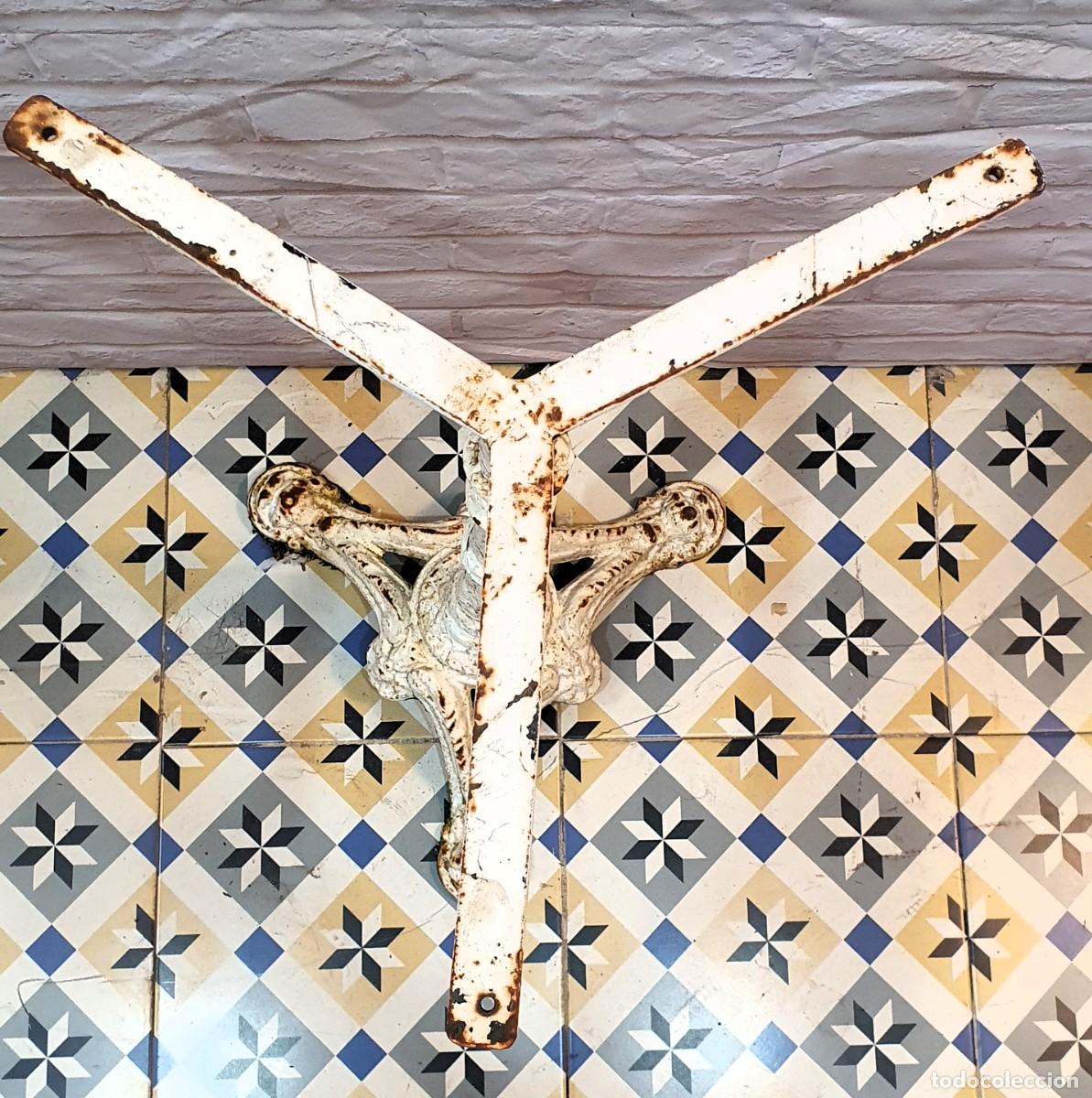 Antig&uuml;edades: Antiguo pie de mesa en hierro fundido - Foto 3
