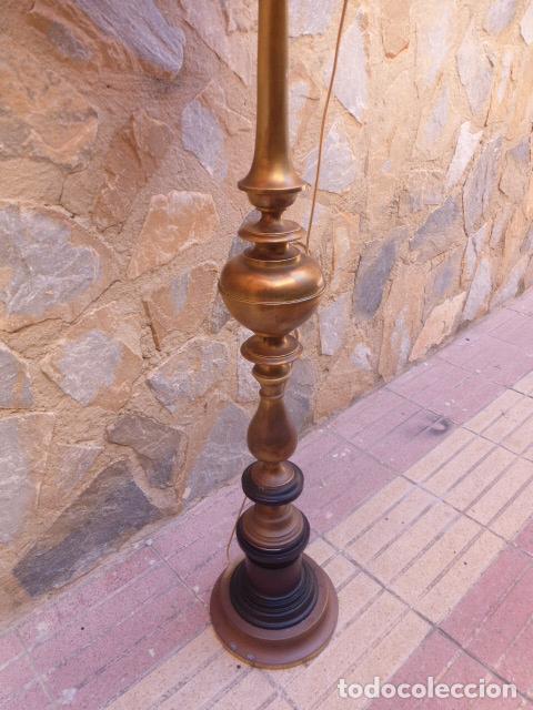 Antig&uuml;edades: Lampara de pie de laton con pantalla - Foto 4