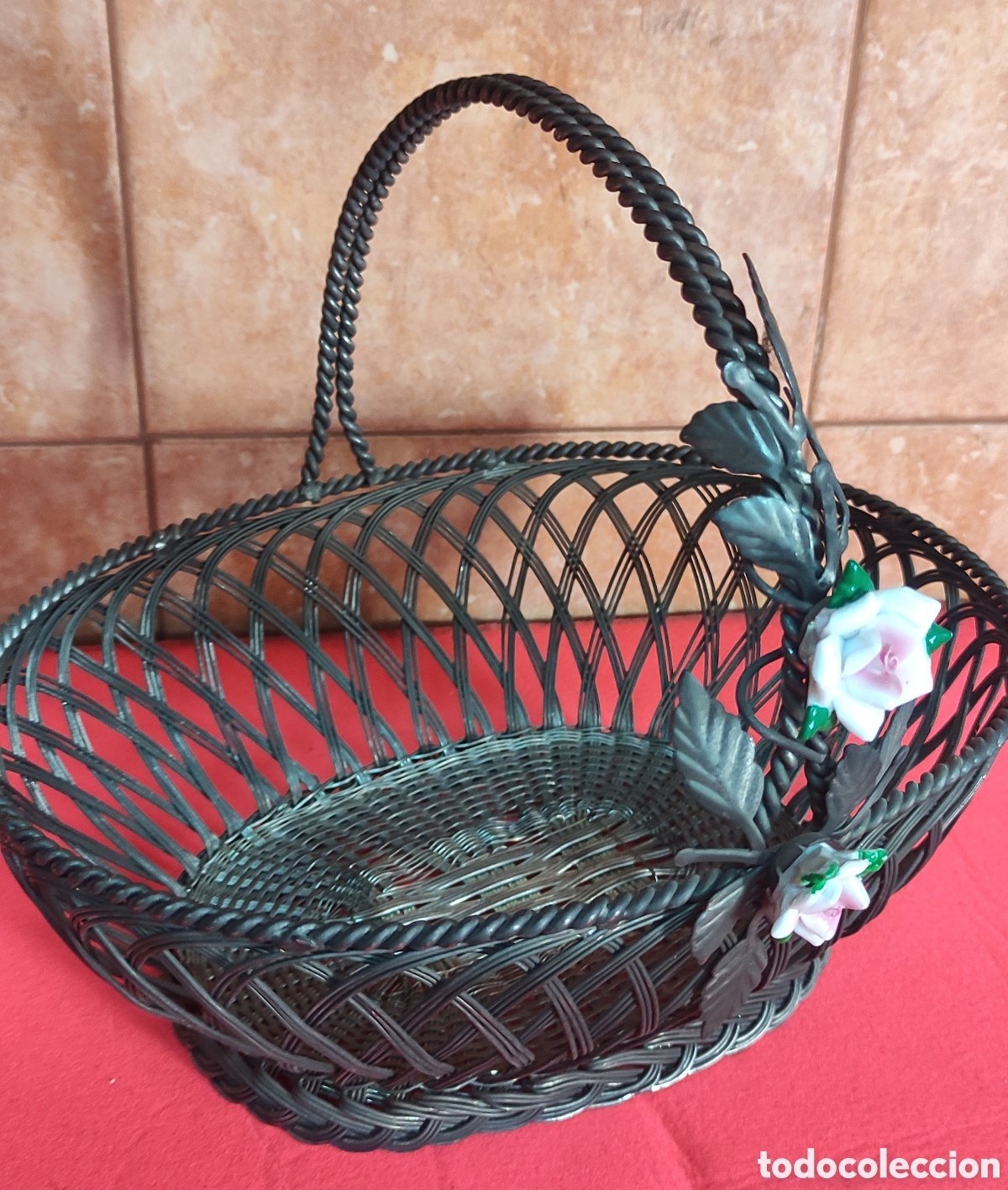 Antig&uuml;edades: Cesta de metal y porcelana - Foto 4