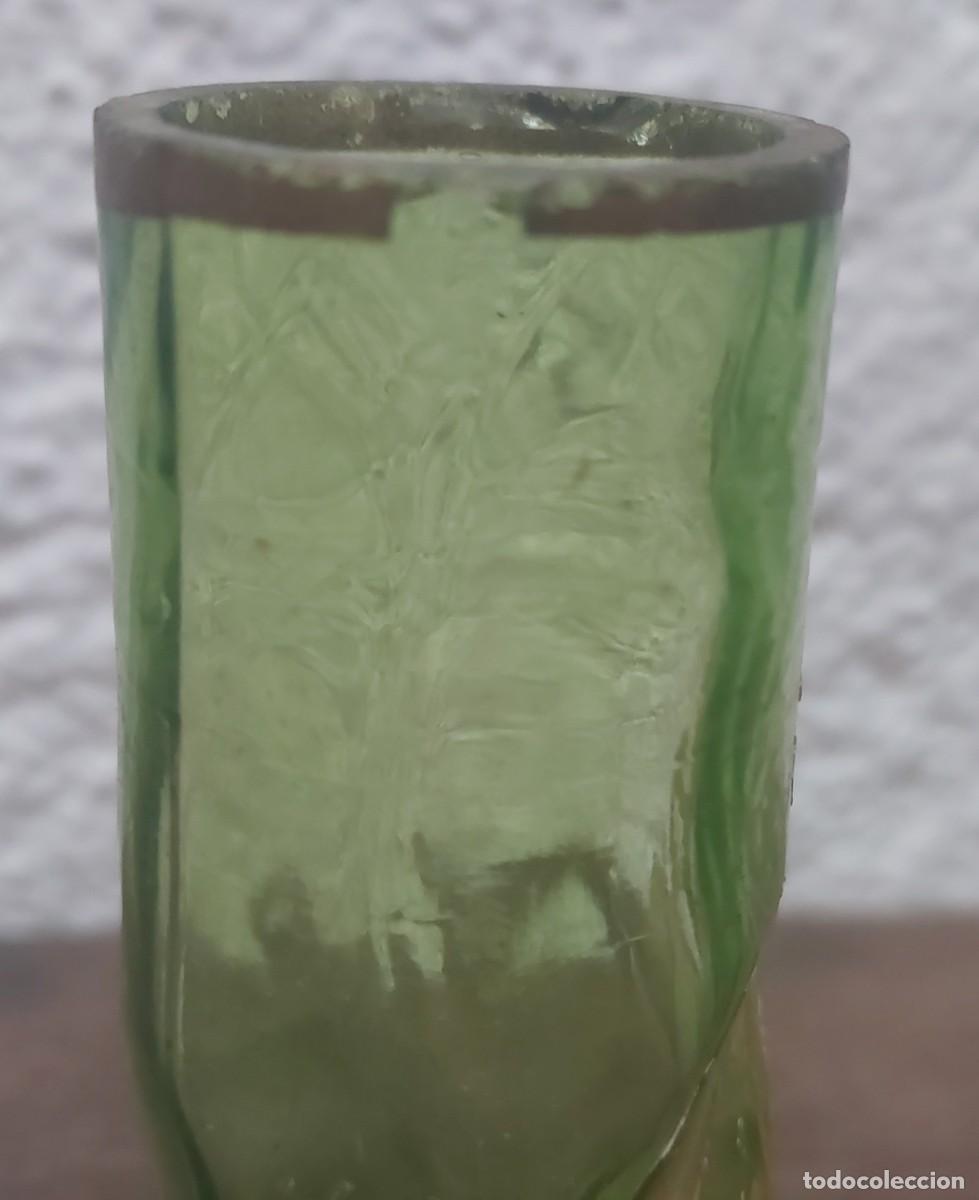Antig&uuml;edades: PEQUE&Ntilde;OS JARRONES MODERNISTAS CRISTAL VERDE - Foto 5
