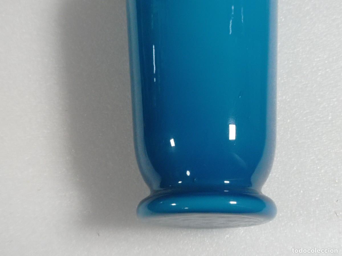 Antig&uuml;edades: Elegante Jarr&oacute;n opalina azul - Foto 3