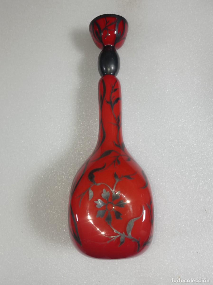 Antig&uuml;edades: Jarr&oacute;n opalina roja y decoraci&oacute;n en plata - Foto 1