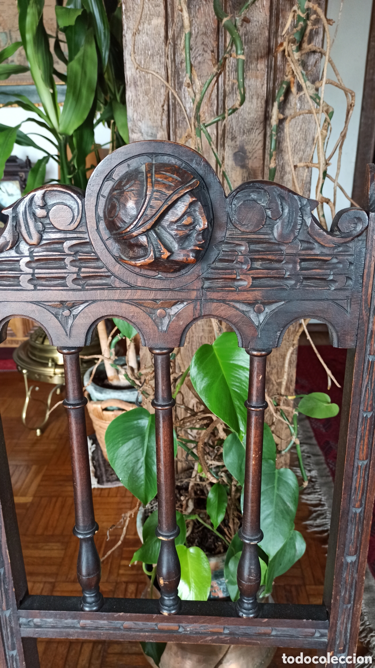 Antig&uuml;edades: Silla antigua de madera y cuero - Foto 3
