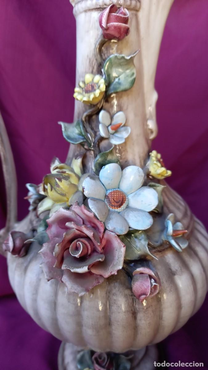 Antig&uuml;edades: PRECIOSA JARRA CAPODIMONTE (34cm). - Foto 4