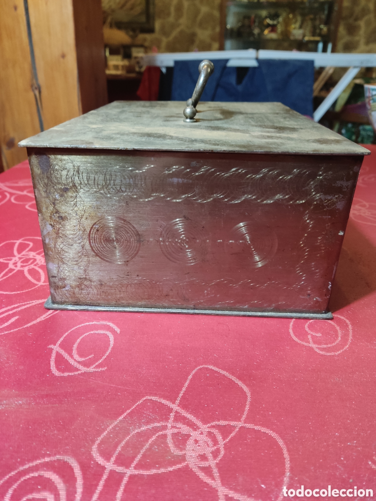 Antig&uuml;edades: Caja de caudales hierro con llave - Foto 2