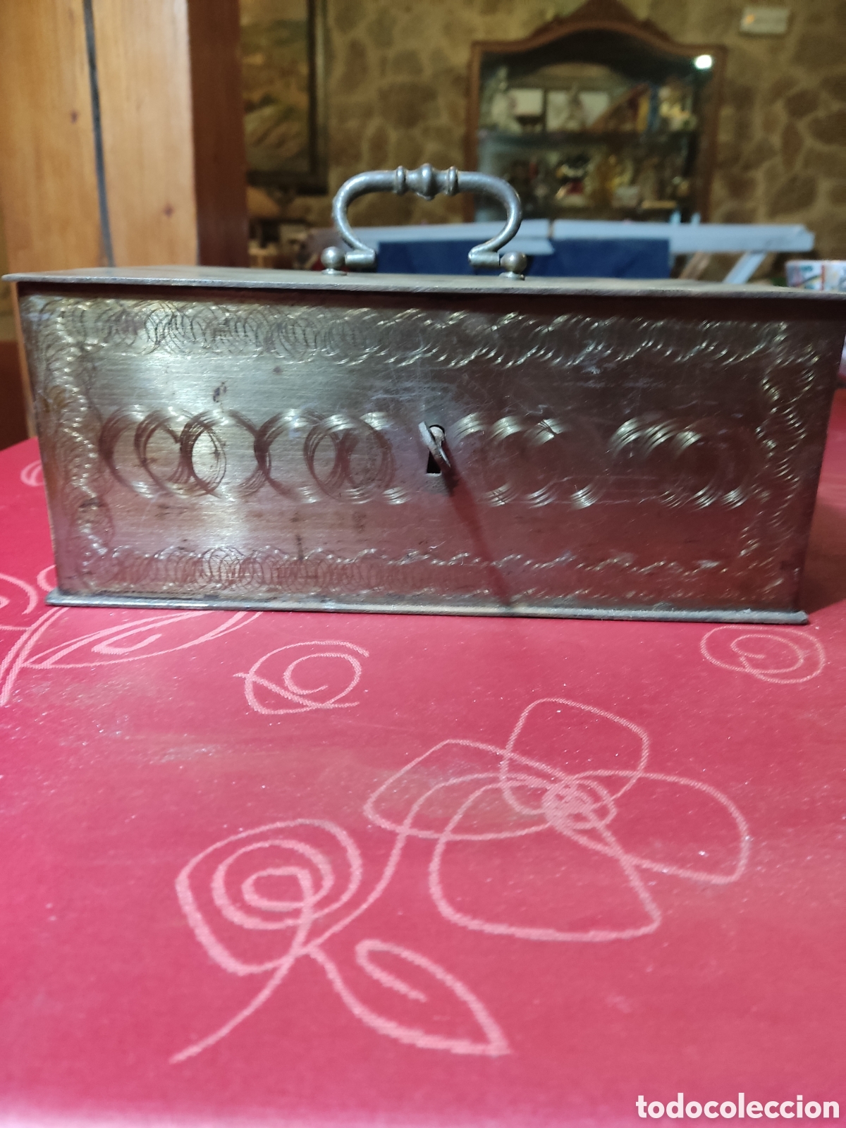 Antig&uuml;edades: Caja de caudales hierro con llave - Foto 3