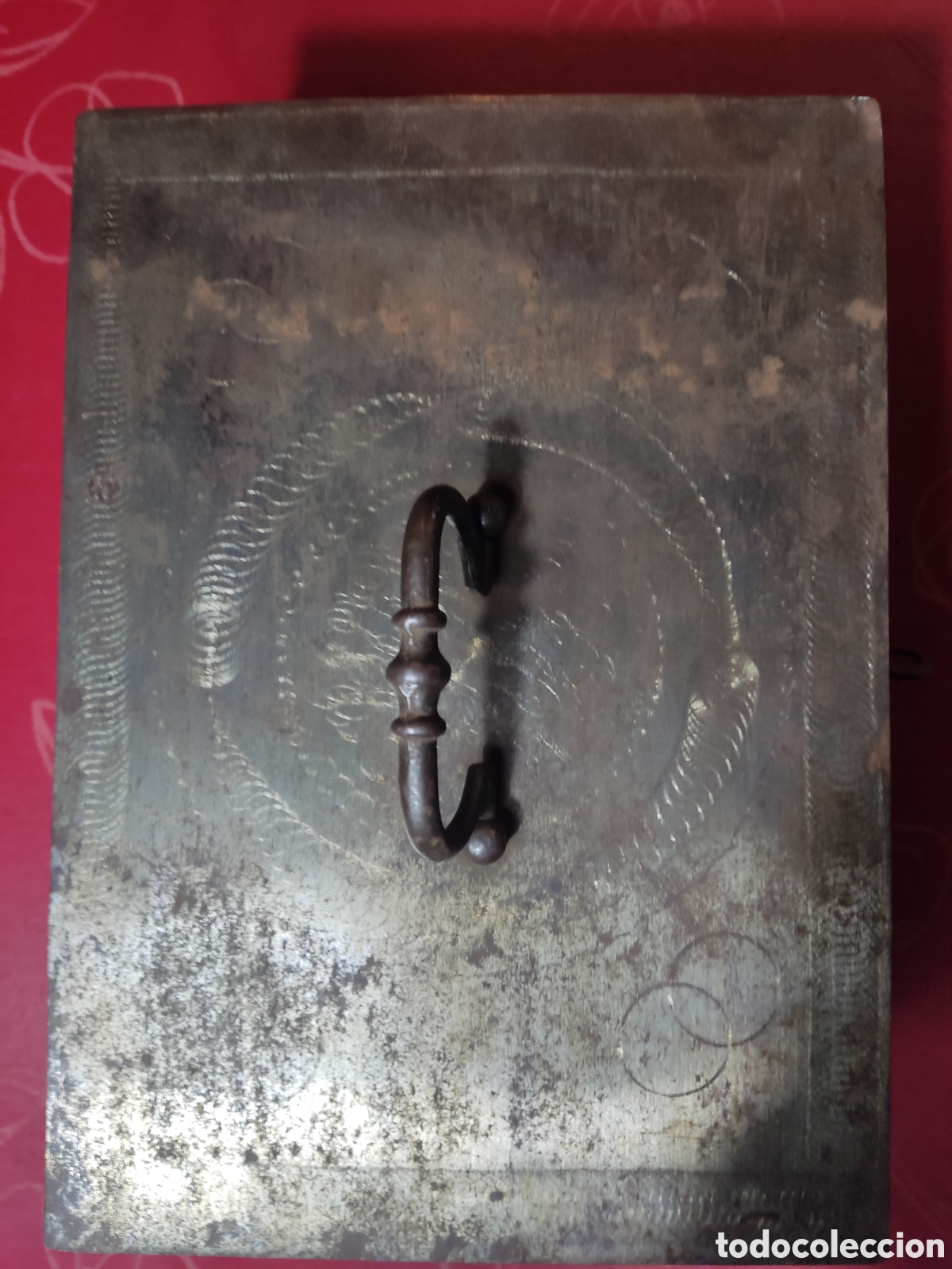 Antig&uuml;edades: Caja de caudales hierro con llave - Foto 4