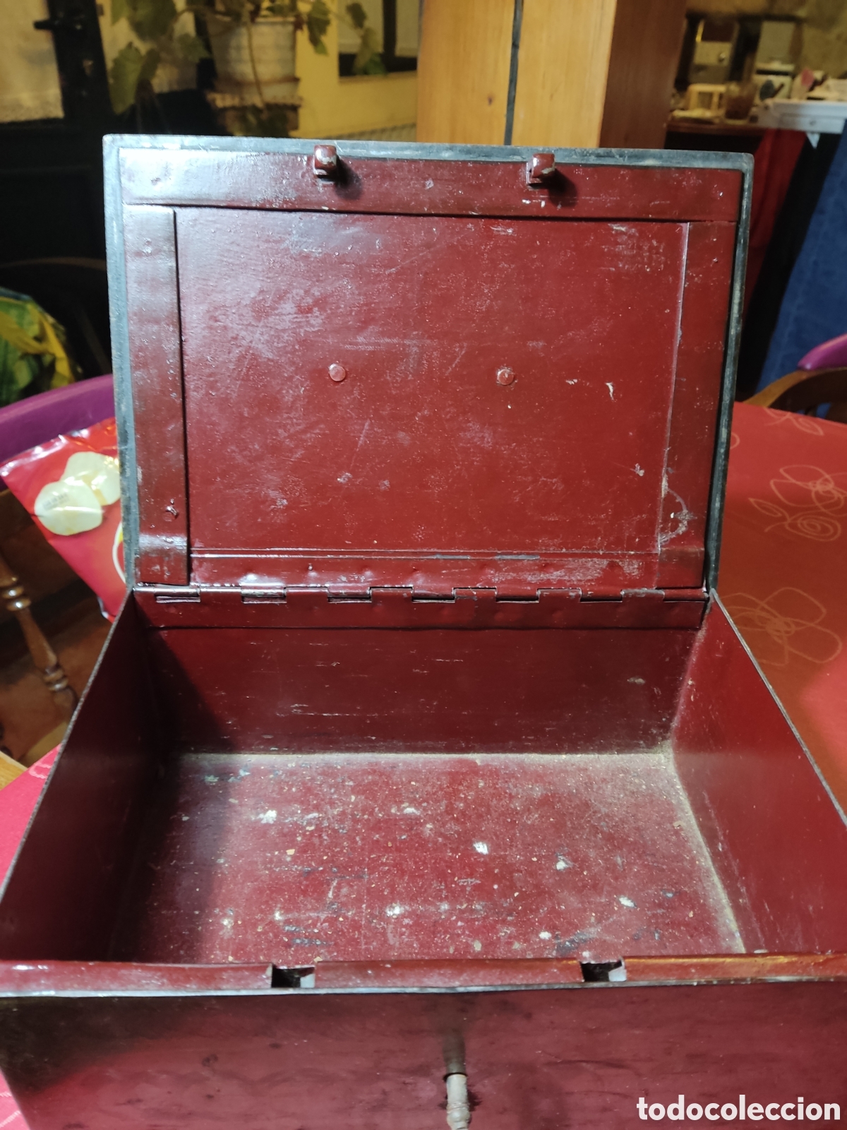 Antig&uuml;edades: Caja de caudales hierro con llave - Foto 5